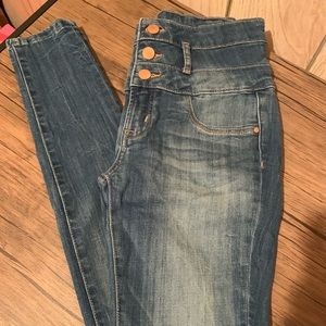 High Waisted Jeans